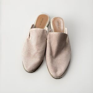 Indigo Rd Beige Perforated Mules Size 9.5 Slip On Shoes Loafers